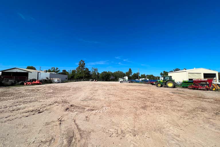 33 Downes Street Chinchilla QLD 4413 - Image 2