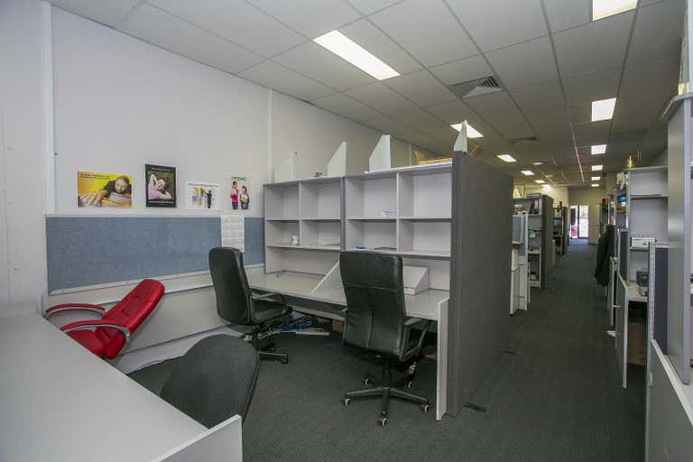 1 / 7 Wise Street Joondalup WA 6027 - Image 4