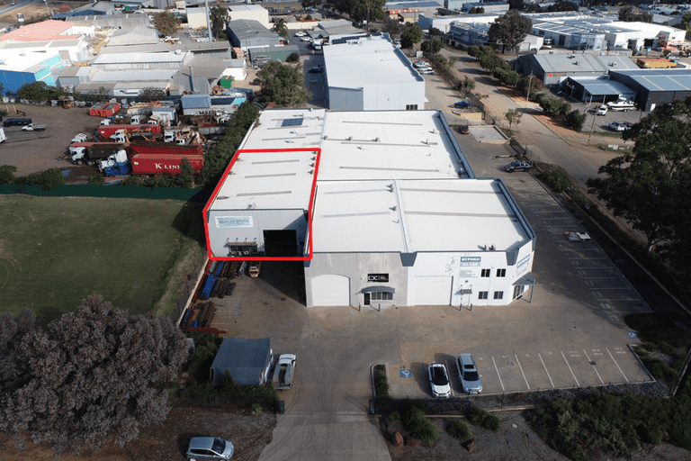 13 Dickens Place Armadale WA 6112 - Image 2