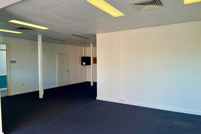 Suite 4, 215 Beardy Street Armidale NSW 2350 - Image 3