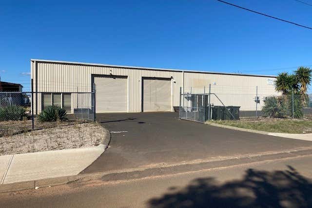 Unit 1, 1 Hewdon Road, Unit 1,1  Hewdon Australind WA 6233 - Image 1