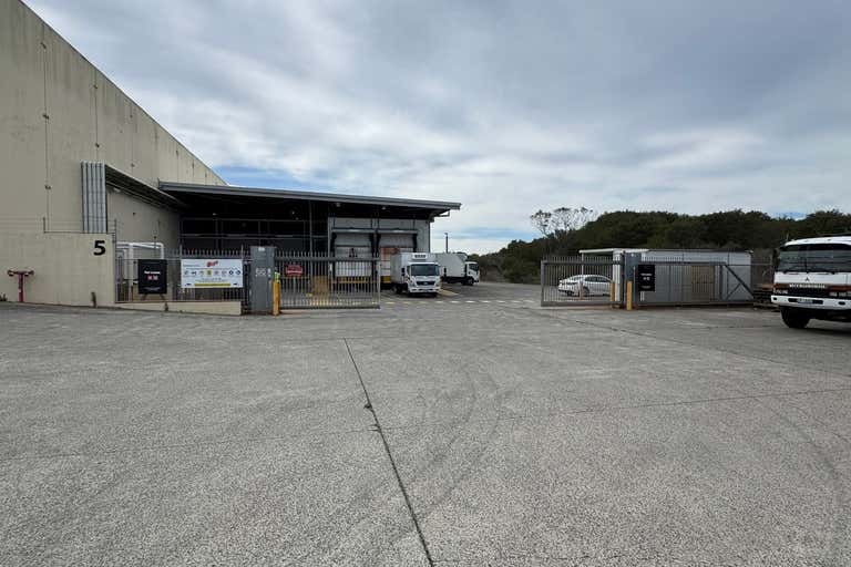 3/247 Shellharbour Road Port Kembla NSW 2505 - Image 2