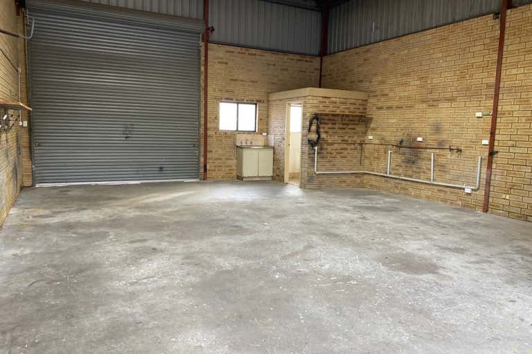 4/7 Keates Road Armadale WA 6112 - Image 2