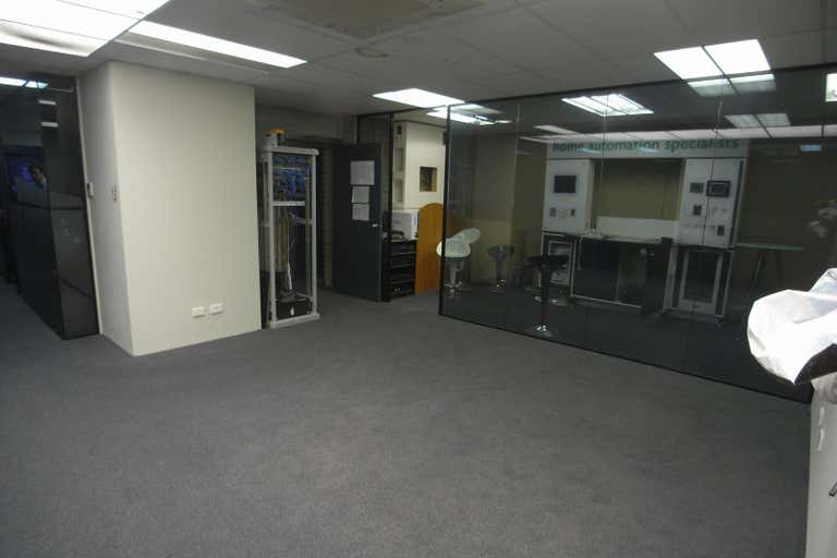 Unit 2, 29 Mitchell Road Brookvale NSW 2100 - Image 3