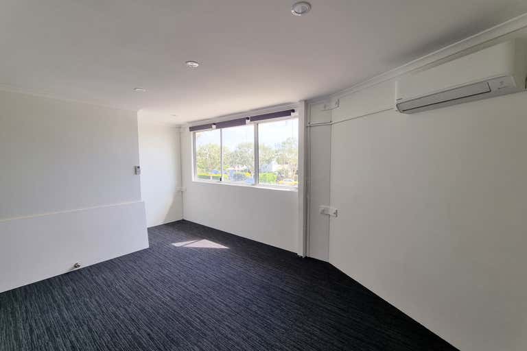 2/53 Riverside Place Morningside QLD 4170 - Image 2