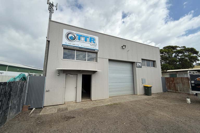 206 Shellharbour Road Port Kembla NSW 2505 - Image 1