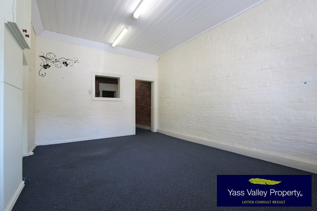 75 Comur Street Yass NSW 2582 - Image 2