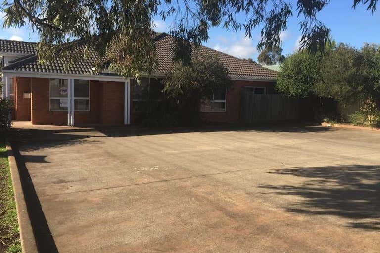 11 Neil Street Sunbury VIC 3429 - Image 2