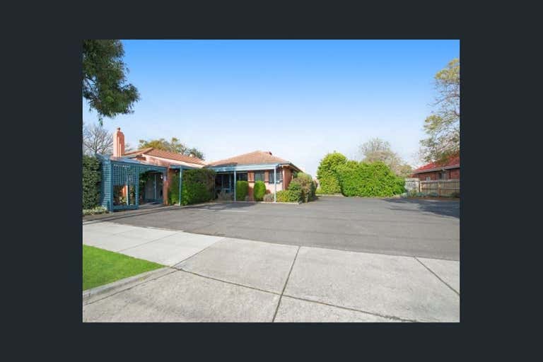 125 CHARMAN ROAD Beaumaris VIC 3193 - Image 2