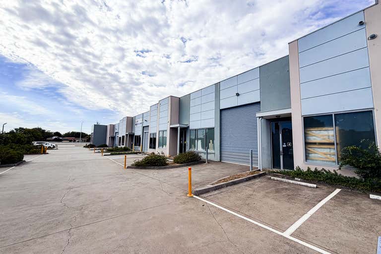 4/57-59 Cameron Street Cranbourne VIC 3977 - Image 2