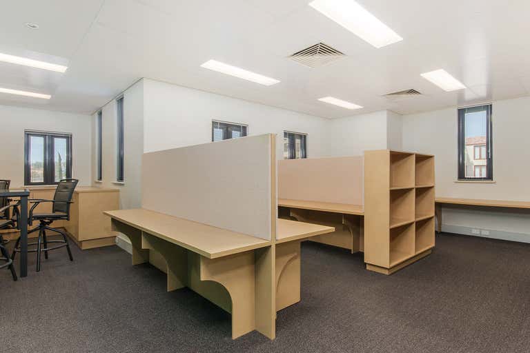 6/4 Port Quays Wannanup WA 6210 - Image 4