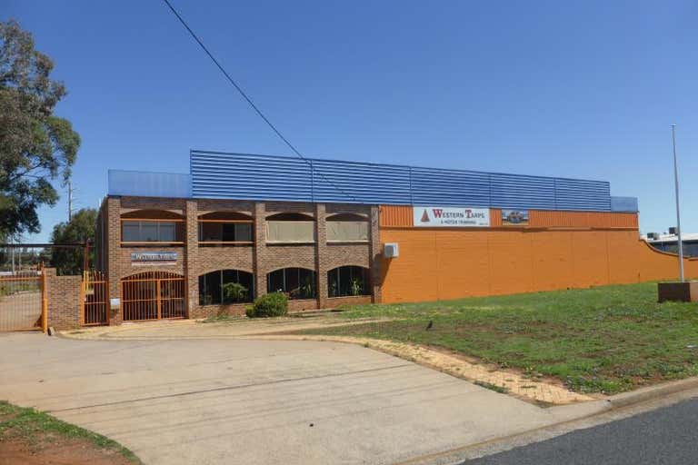 15 Douglas Mawson Road Dubbo NSW 2830 - Image 1