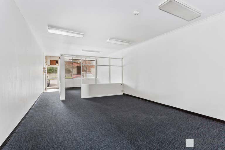 8 Lawson Street Oakleigh East VIC 3166 - Image 3