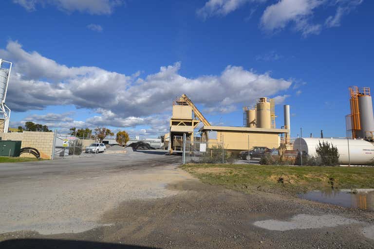 Large Industrial Site – Hardstand , 31 Turnbull Road Neerabup WA 6031 - Image 3
