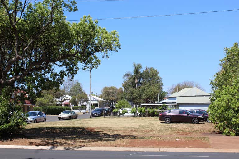114 Herries Street East Toowoomba QLD 4350 - Image 1