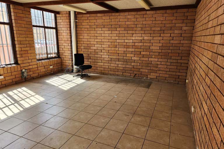 Unit 6, 76 Hume Hwy Lansvale NSW 2166 - Image 2