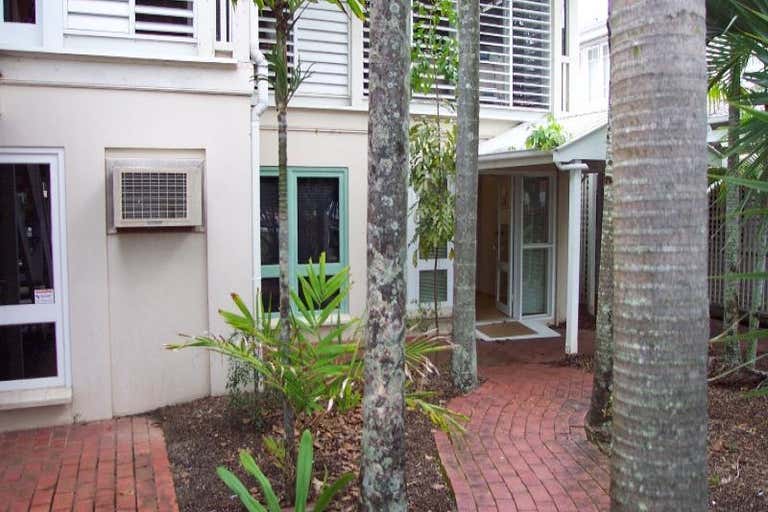 2/163 Lake Street Cairns QLD 4870 - Image 2