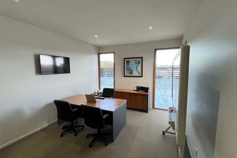 4/50 Hitchcock Ave Barwon Heads VIC 3227 - Image 3