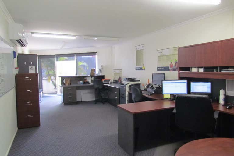 Unit 2, 32 Chapple Street Gladstone Central QLD 4680 - Image 4