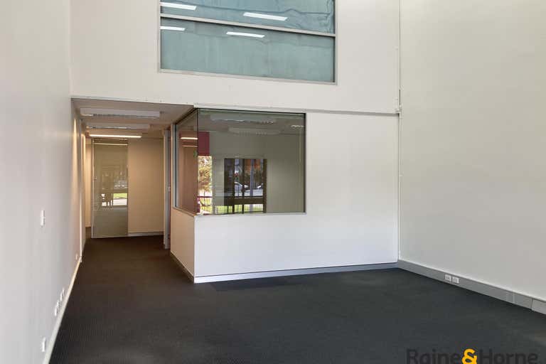 30/100 Brisbane Road Labrador QLD 4215 - Image 4