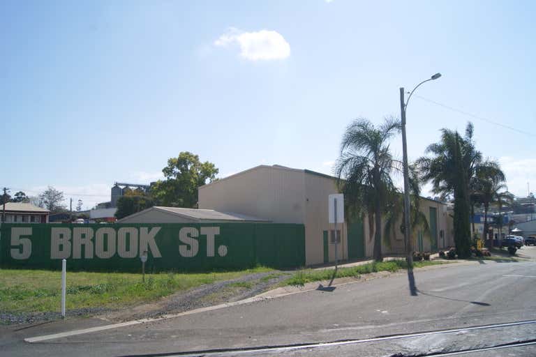 Unit 1, 5 Brook Street Toowoomba QLD 4350 - Image 1