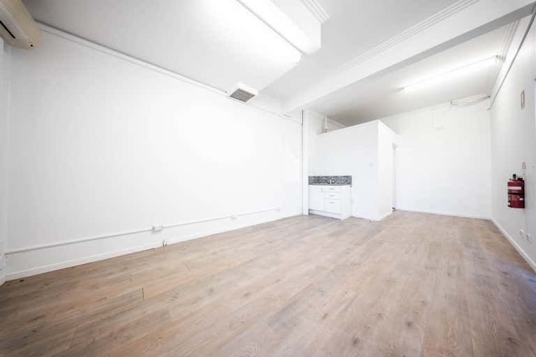 1/8 Pirelli Street Southport QLD 4215 - Image 4