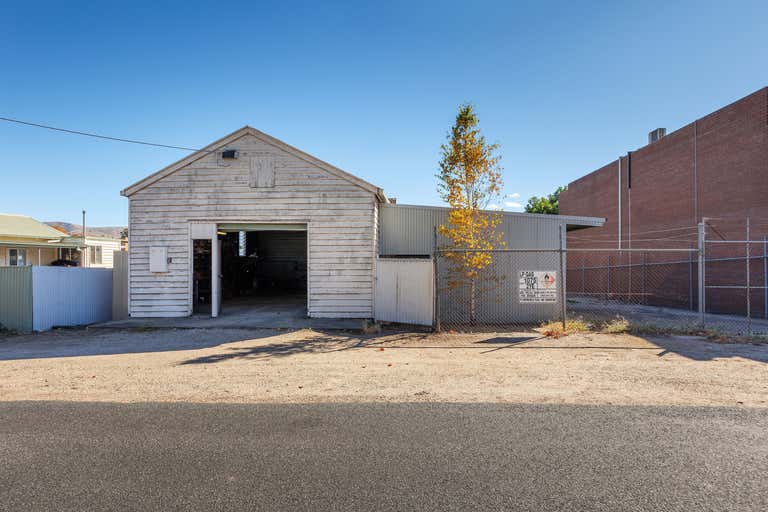 7 Karrika Street Tallangatta VIC 3700 - Image 1