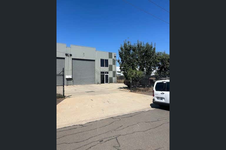 Unit 2, 11 Loop Road Werribee VIC 3030 - Image 2
