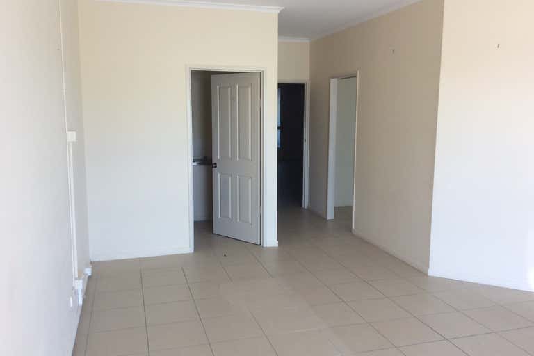 6 and 7/16 Bideford Street Torquay QLD 4655 - Image 3