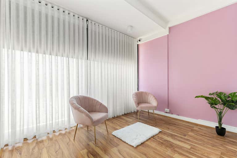 4/216 Main Street Mornington VIC 3931 - Image 2