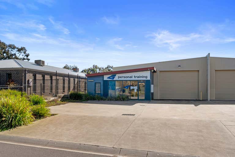 2/8 Merino Court East Bendigo VIC 3550 - Image 2