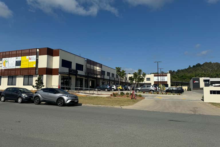 3/1 Carlo Drive Cannonvale QLD 4802 - Image 1