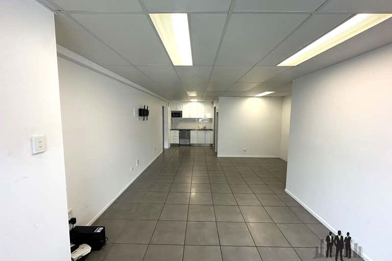 2/24 Redcliffe Gardens Dr Clontarf QLD 4019 - Image 4