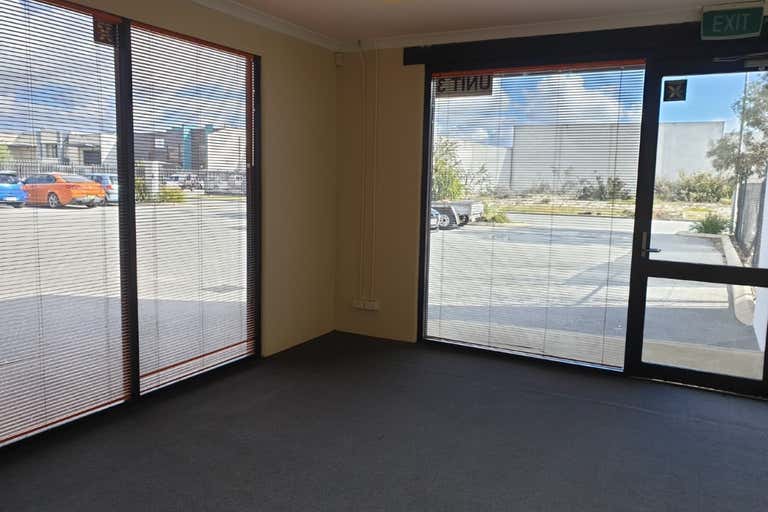 3/15 Meares Way Canning Vale WA 6155 - Image 4