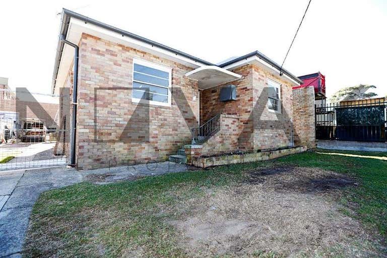 LEASED BY MICHAEL BURGIO 0430 344 700, 10 Winbourne Road Brookvale NSW 2100 - Image 1