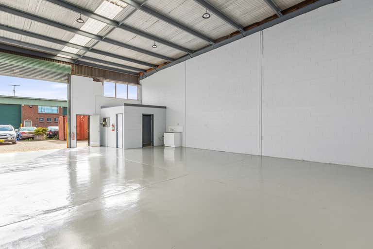 11/15 Childs Road Chipping Norton NSW 2170 - Image 1