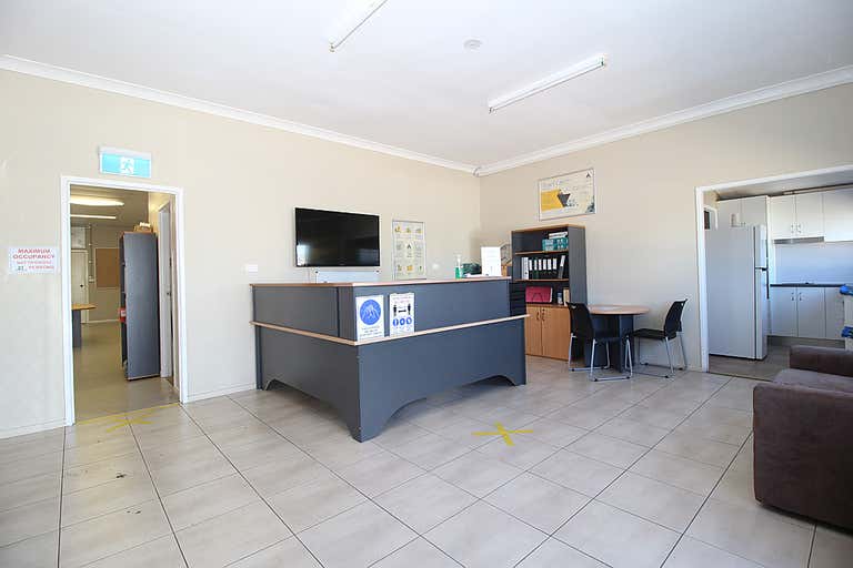 24 Brown Street Emerald QLD 4720 - Image 4