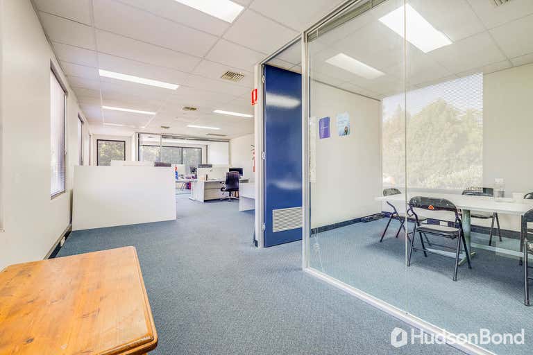 10/13 Walkers Road Doncaster VIC 3108 - Image 4