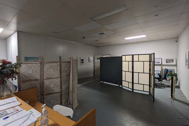 21 Roxby Lane Willetton WA 6155 - Image 2