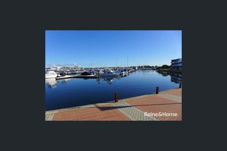 1/30 Spinnaker Quays Mandurah WA 6210 - Image 2