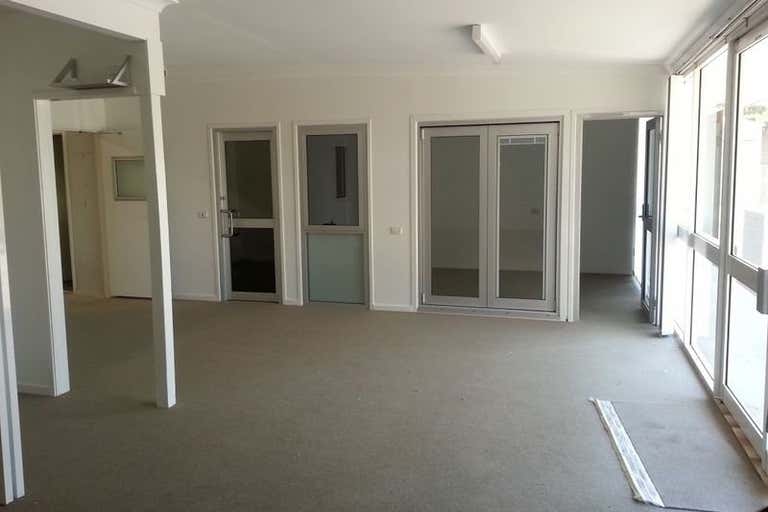 Unit 2, 14 Bonnal Road Erina NSW 2250 - Image 4