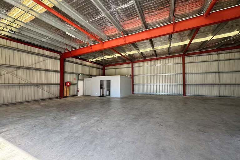 3/12 Roseanna Street Clinton QLD 4680 - Image 4