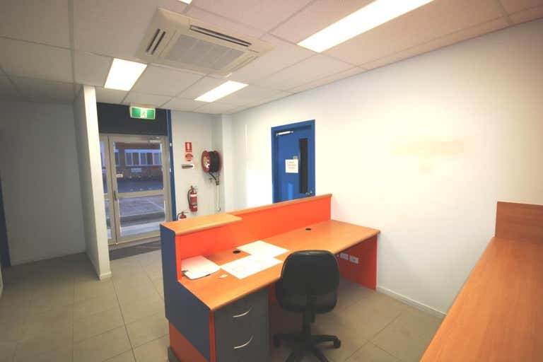 Suite 2, 160 Denison Street Rockhampton City QLD 4700 - Image 4