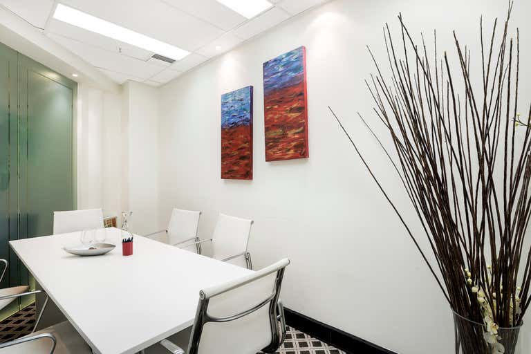 502/1 Queen Road Melbourne VIC 3004 - Image 3