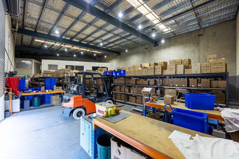 12/76 Hutchinson Street Burleigh Heads QLD 4220 - Image 2