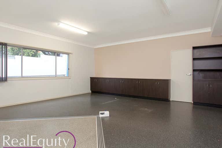 6/5 Cary Grove Minto NSW 2566 - Image 4