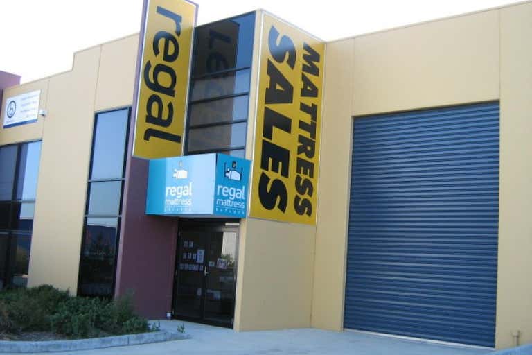 3/4 Torca Terrace Mornington VIC 3931 - Image 1