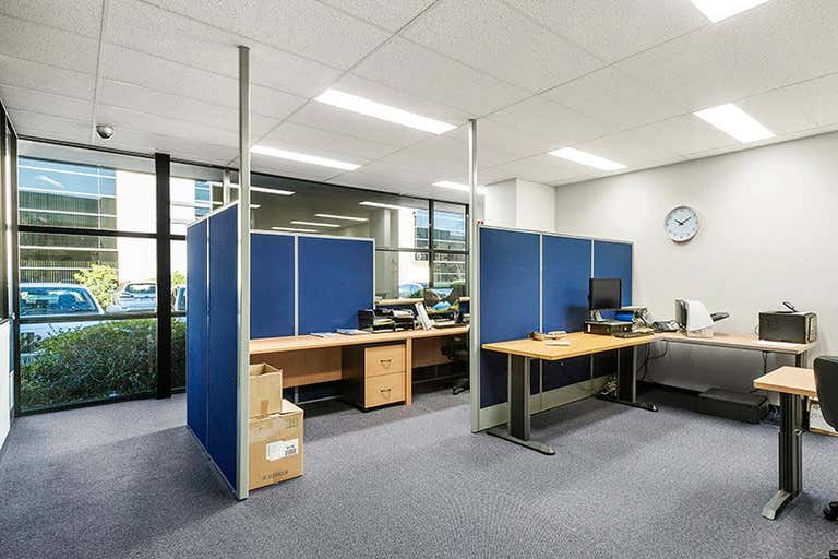 3/21 Howleys Road Notting Hill VIC 3168 - Image 4