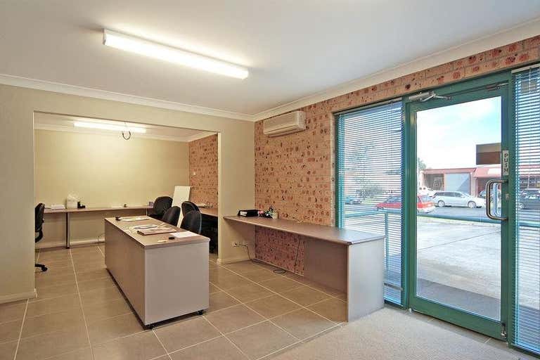 Unit 2/23 Concorde Way Bomaderry NSW 2541 - Image 4