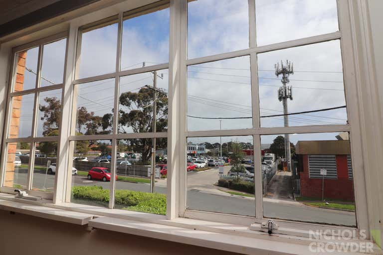 4/7 Davies Avenue Mount Eliza VIC 3930 - Image 4